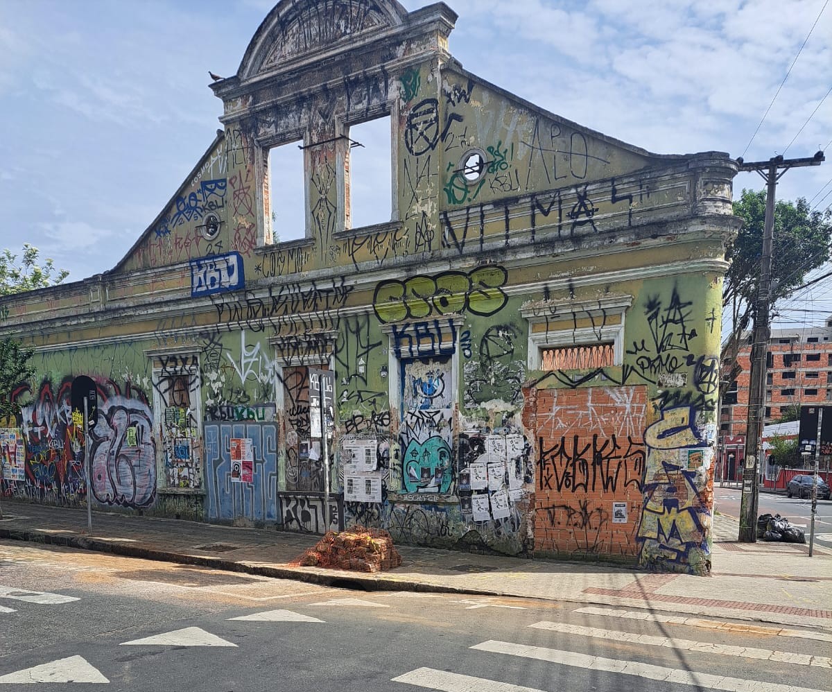Casa Amarela — antes do restauro